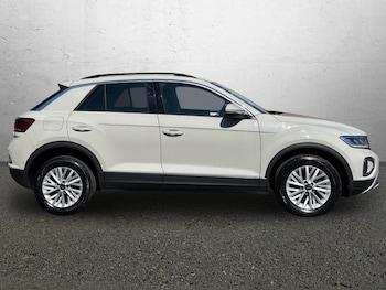 Used Volkswagen T-Roc 2023 for sale - 78733024: Photo