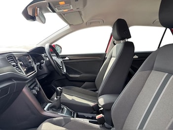 Used Volkswagen T-Roc 2019 for sale - 78540335: Photo