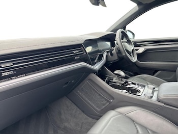 Used Volkswagen Touareg 2024 for sale - 79456751: Photo
