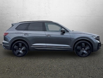 Used Volkswagen Touareg 2024 for sale - 79456751: Photo