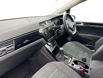 Used Volkswagen Touran 2023 for sale - 79071163: Photo