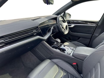 Used Volkswagen Touareg 2024 for sale - 79524554: Photo