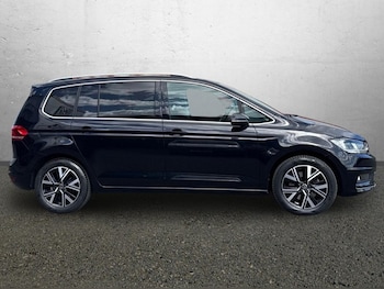 Used Volkswagen Touran 2021 for sale - 79417311: Photo
