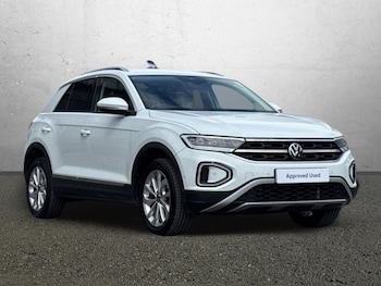 Used Volkswagen T-Roc 2023 for sale - 78817556: Photo