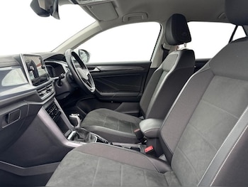 Used Volkswagen T-Roc 2023 for sale - 78817556: Photo