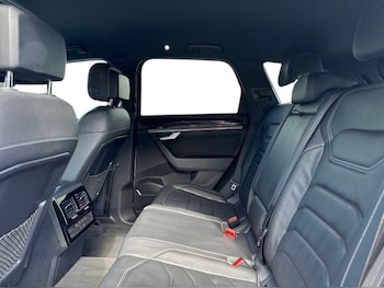 Used Volkswagen Touareg 2018 for sale - 78733008: Photo