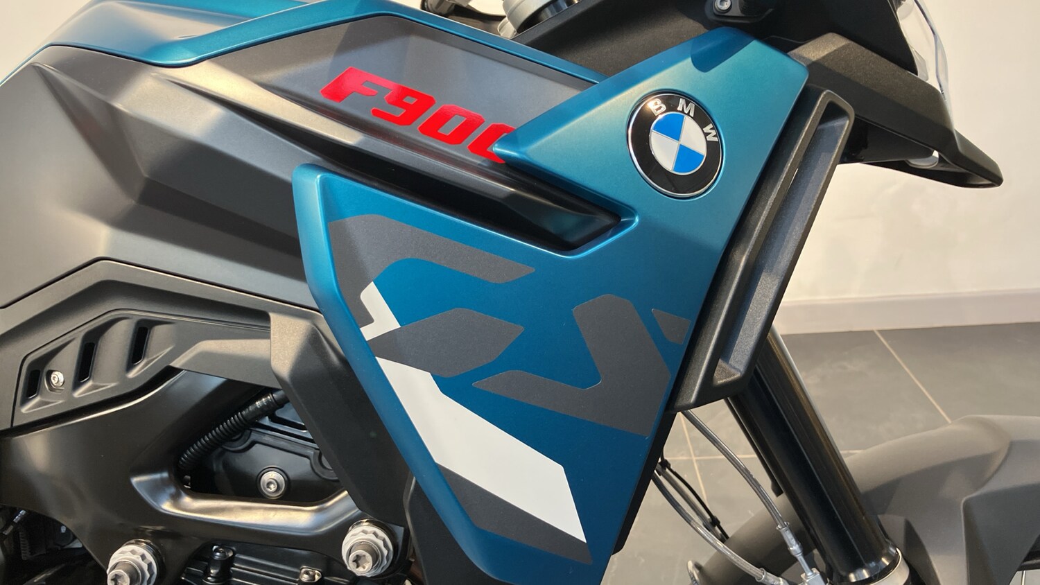 BMW F900