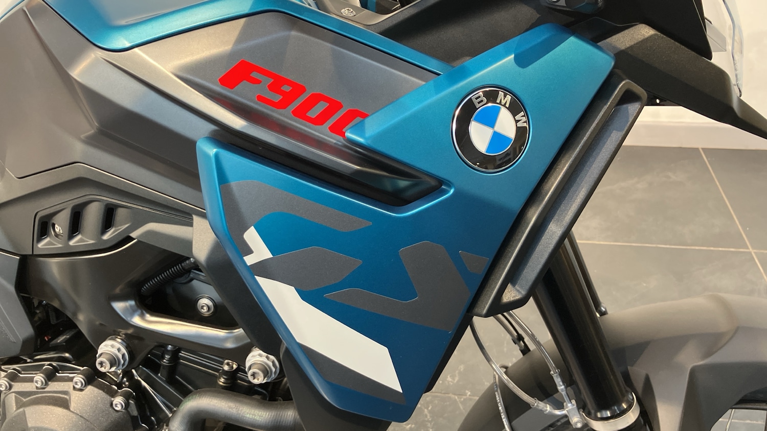 BMW F900
