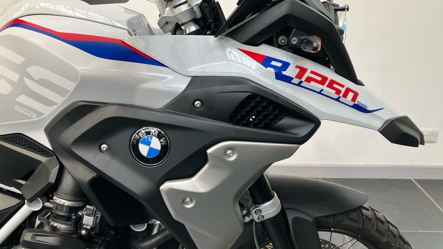 2023 BMW R1250 GS TE DUEL Petrol Manual - Picture 10 of 24