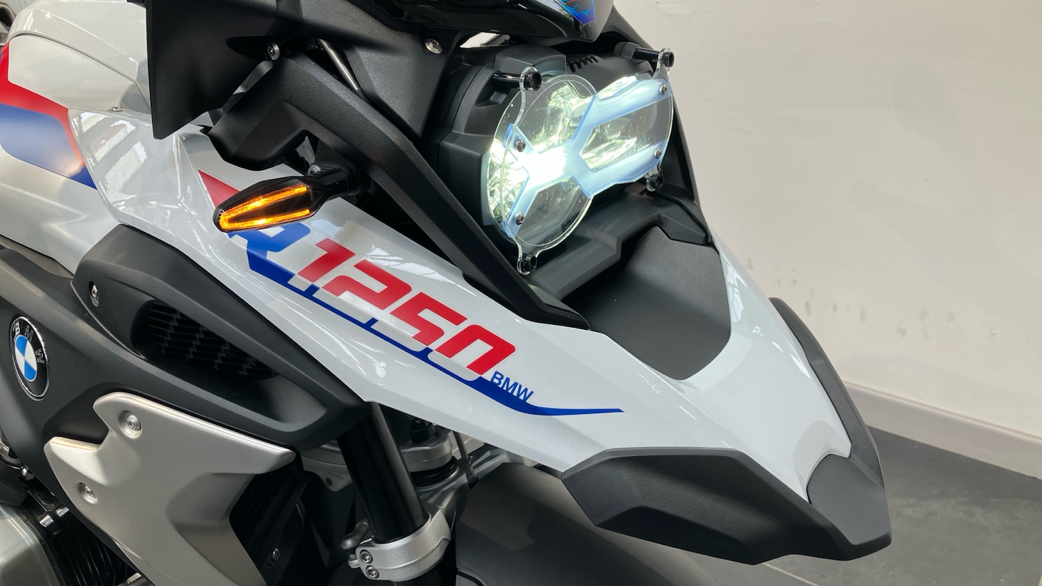 2023 BMW R1250 GS TE DUEL Petrol Manual - Picture 11 of 24