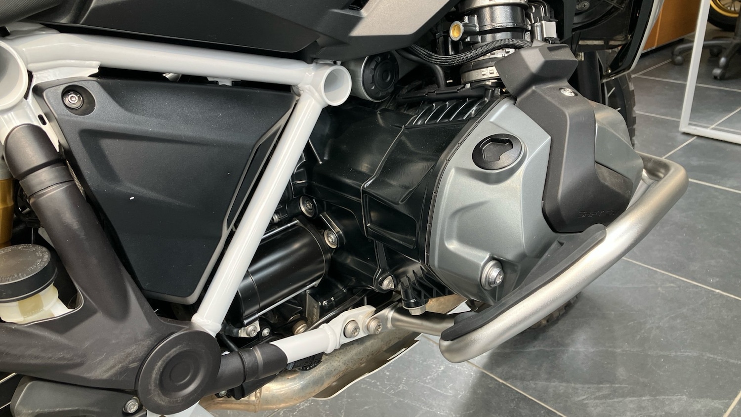 2023 BMW R1250 GS TE DUEL Petrol Manual - Picture 17 of 24