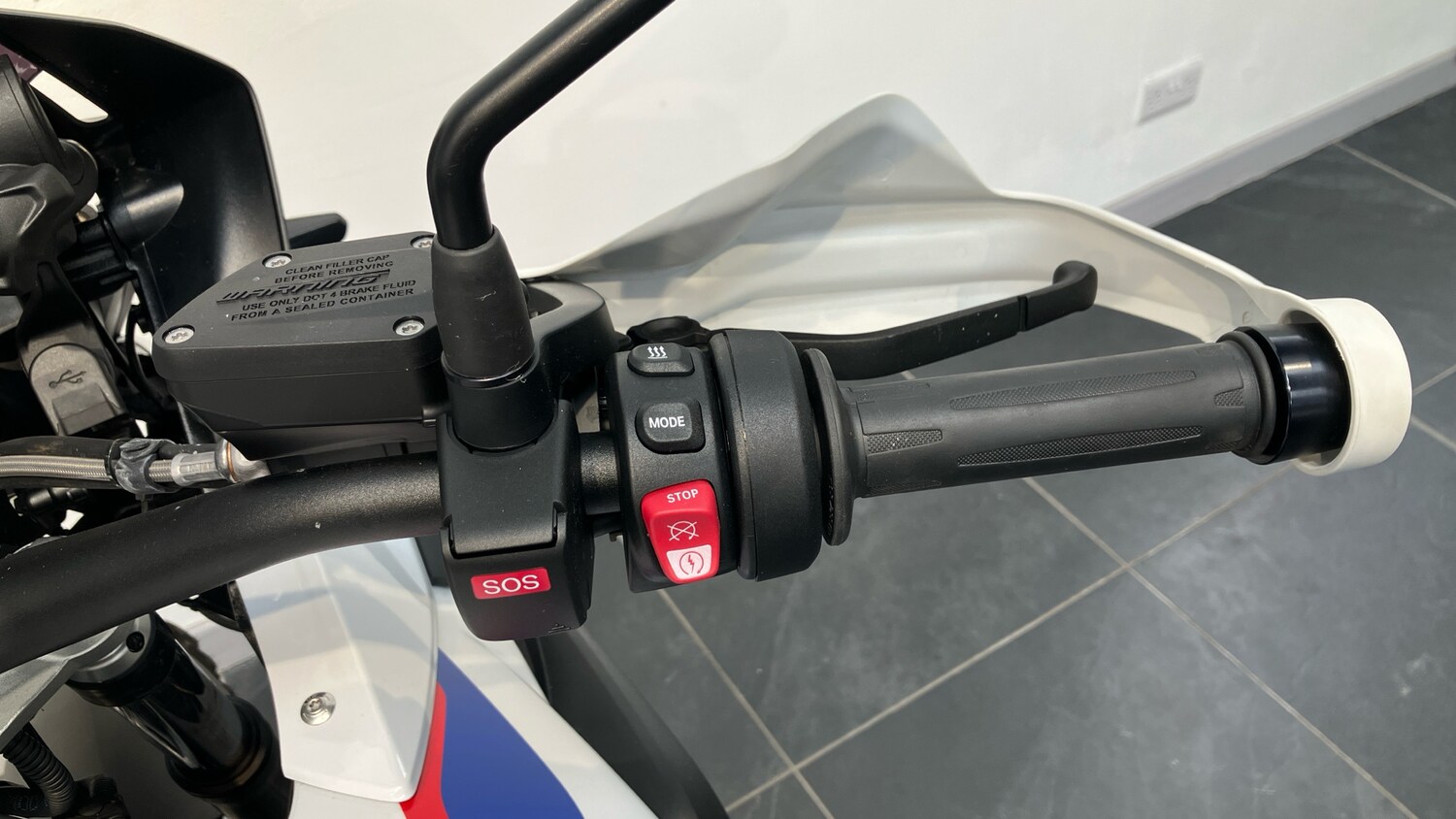 2023 BMW R1250 GS TE DUEL Petrol Manual - Picture 21 of 24