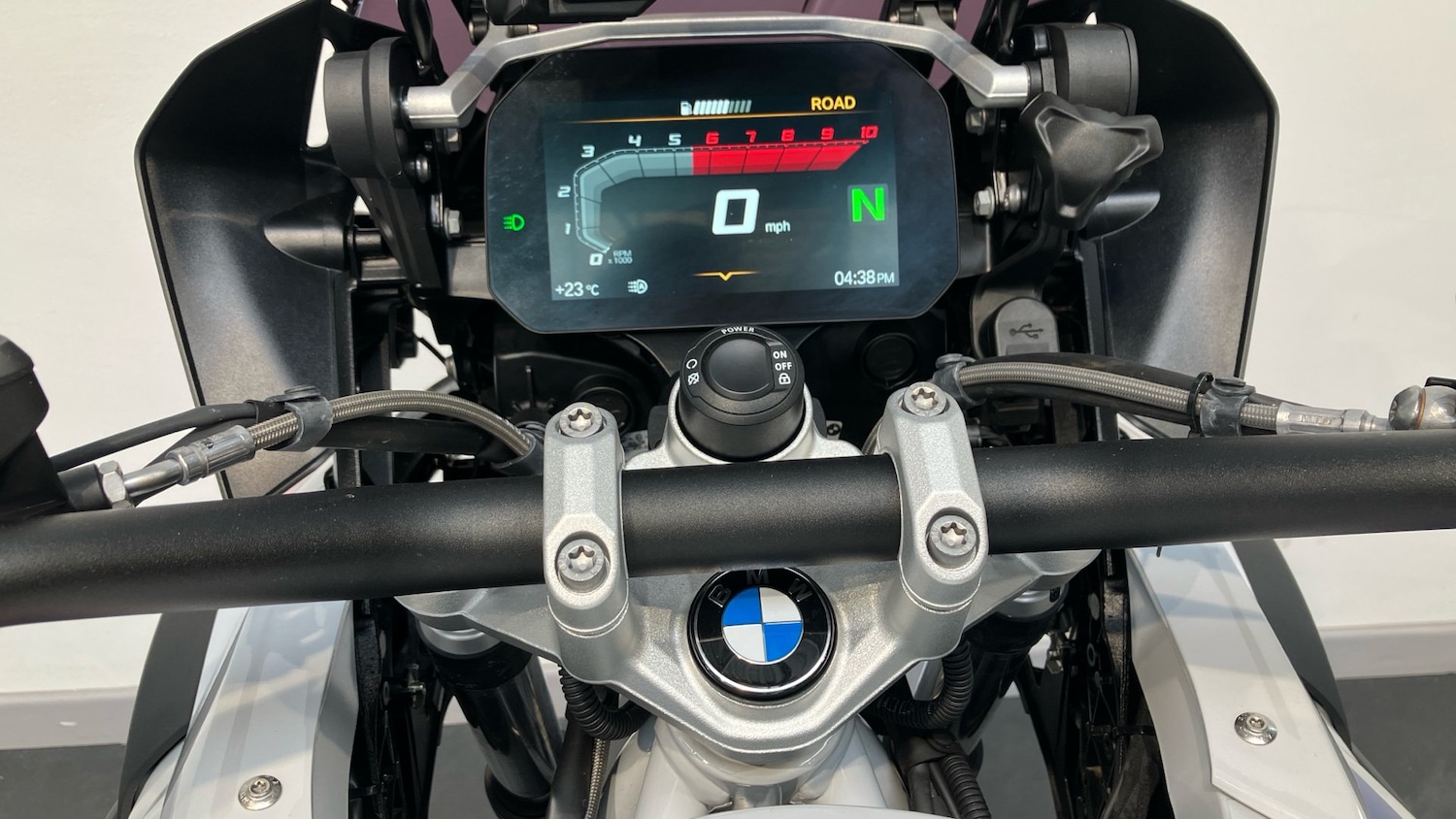 2023 BMW R1250 GS TE DUEL Petrol Manual - Picture 22 of 24