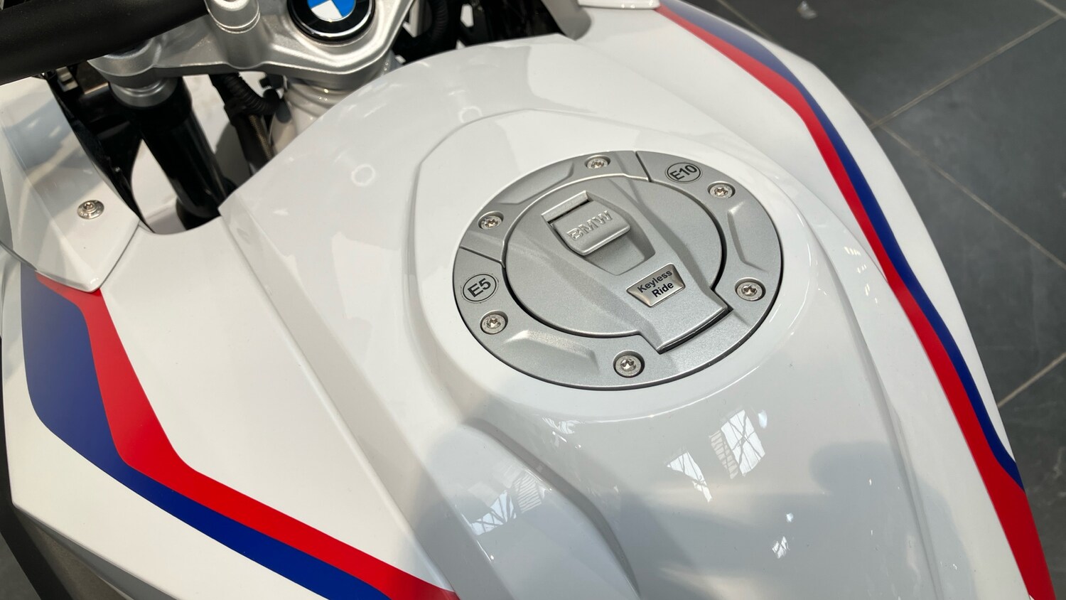 2023 BMW R1250 GS TE DUEL Petrol Manual - Picture 23 of 24