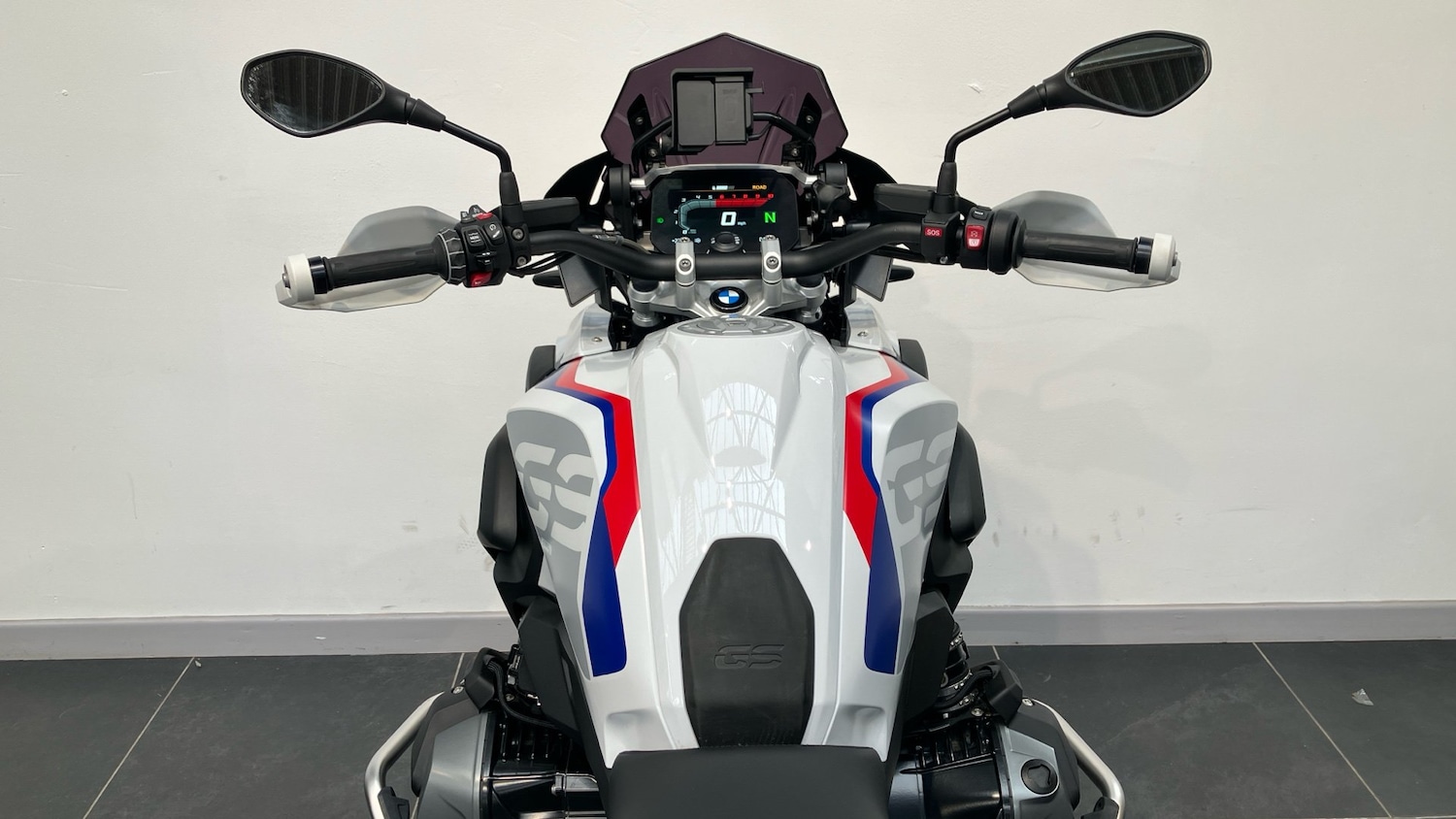 2023 BMW R1250 GS TE DUEL Petrol Manual - Picture 9 of 24