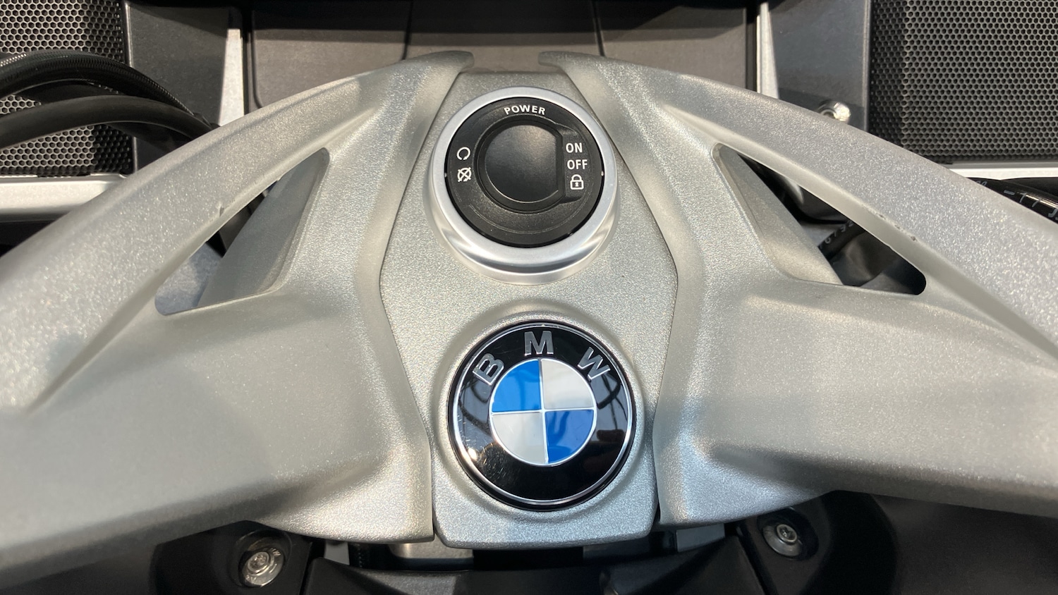 BMW K1600