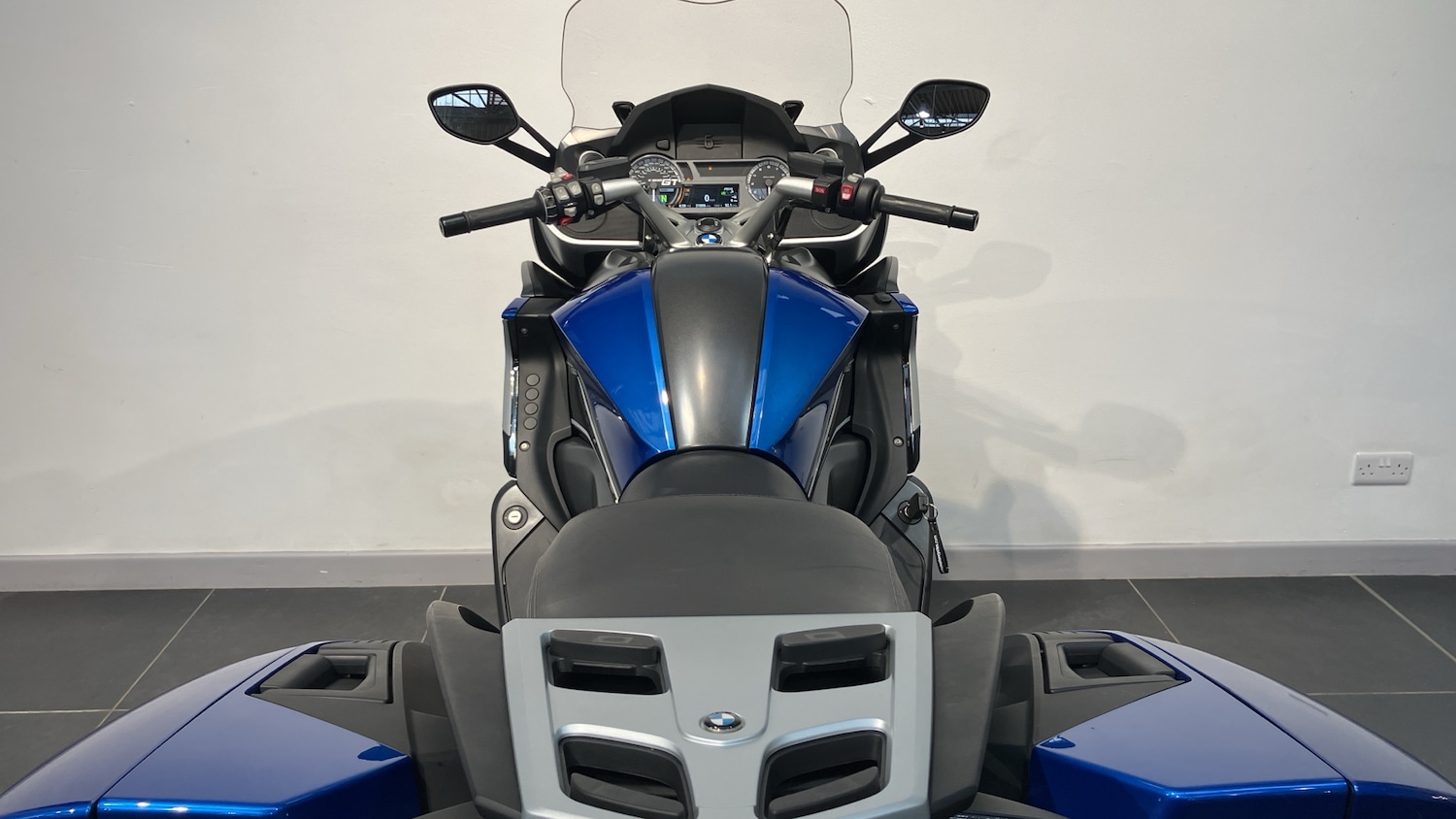 BMW K1600