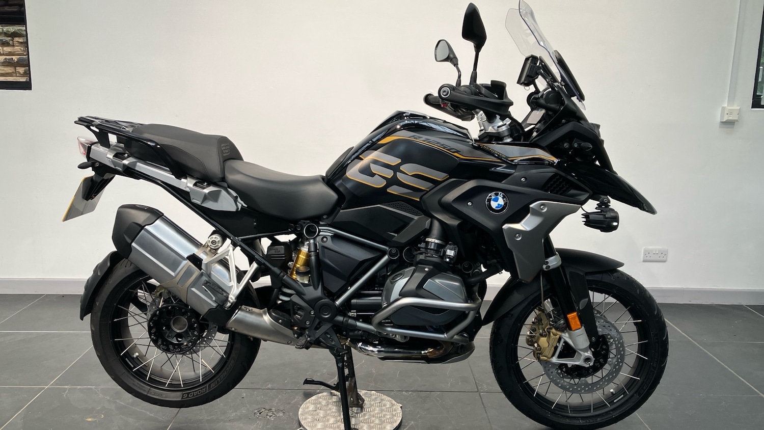 2019 BMW R1250 GS Exclusive TE DUEL Petrol Manual - Picture 1 of 24