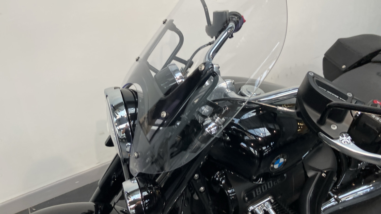 BMW R18