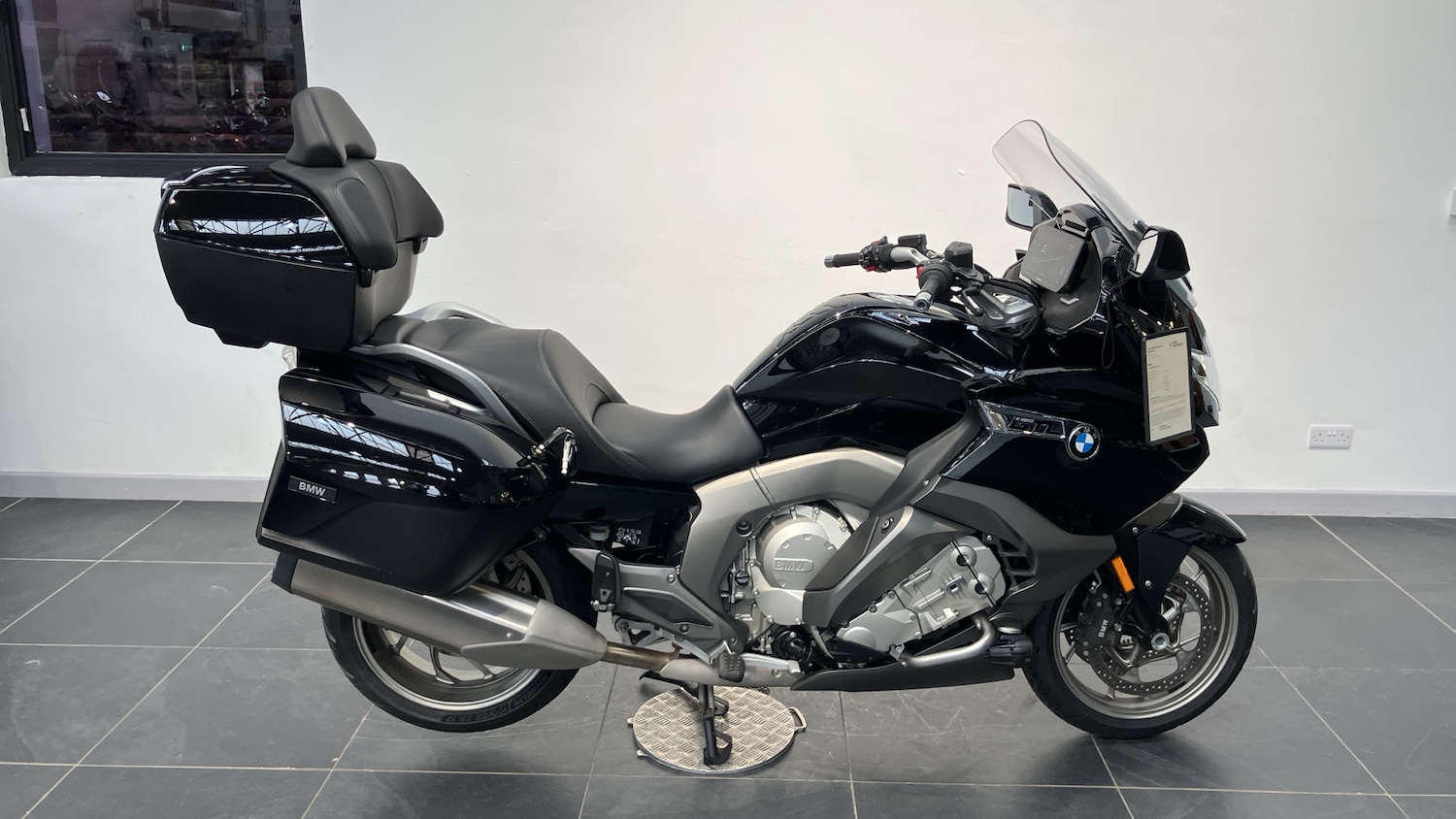 BMW K1600