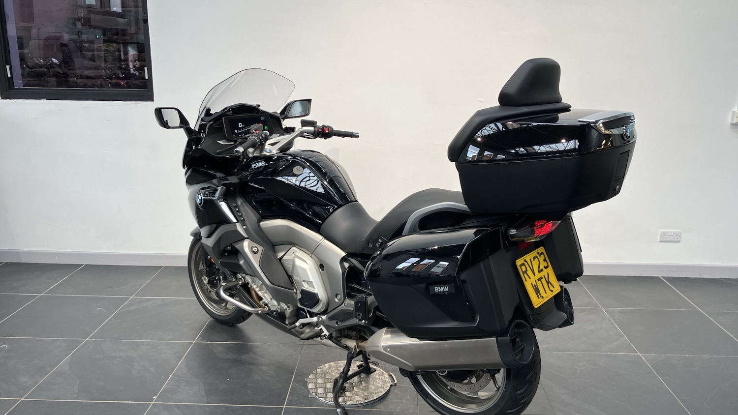 BMW K1600