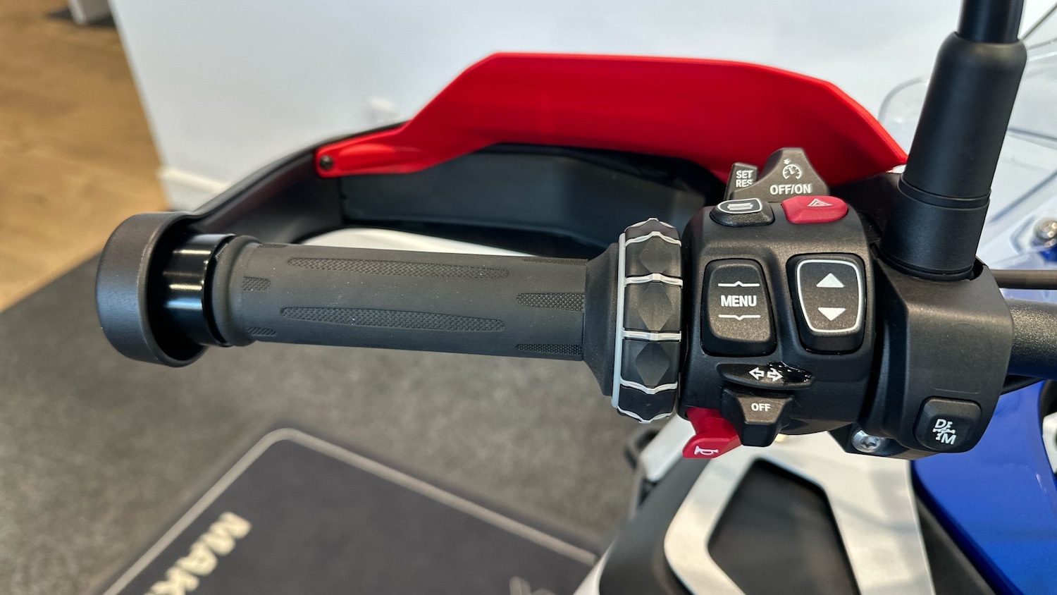2025 BMW R1300 25MY BMW R1300 GS Adventure TE Automatic Shift Assist (ASA) DUEL - Picture 18 of 24