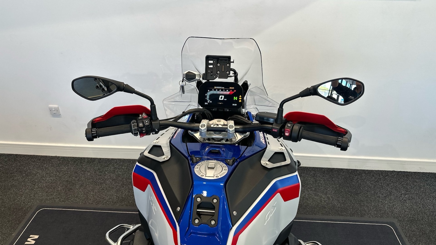 2025 BMW R1300 25MY BMW R1300 GS Adventure TE Automatic Shift Assist (ASA) DUEL - Picture 9 of 24
