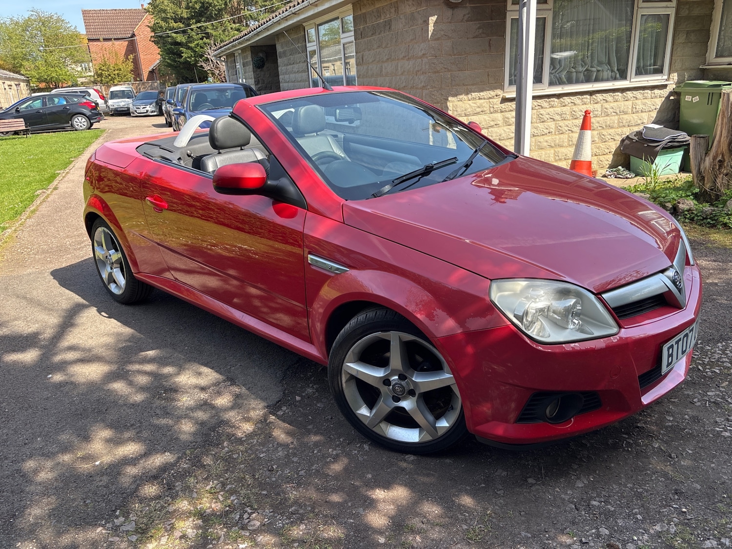 Used Vauxhall Tigra 2007 for sale - 78163270: Photo 2