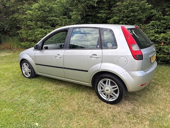 Used Ford Fiesta 2005 for sale - 79032108: Photo