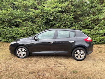 Used Renault Megane 2010 for sale - 79596917: Photo
