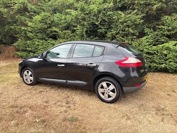 Used Renault Megane 2010 for sale - 79596917: Photo