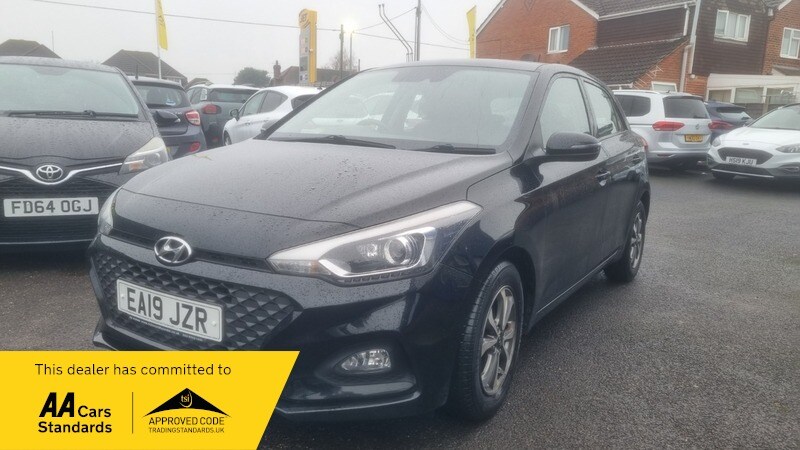 Used Hyundai i20 2019 for sale - 77107373: Photo 3