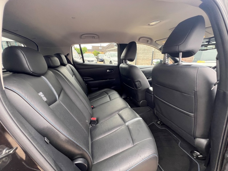 Used Nissan Leaf 2018 for sale - 76618373: Photo 9