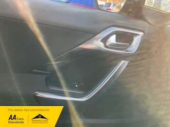 Used Peugeot 2008 2017 for sale - 77264131: Photo