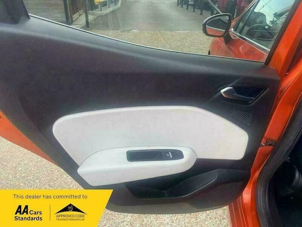 Used Renault Clio 2020 for sale - 74627868: Photo 17