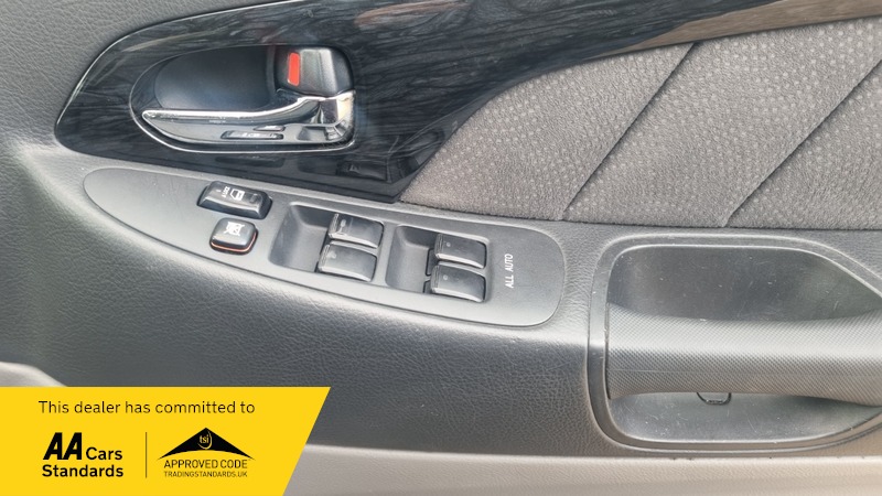 Used Toyota Alphard 2005 for sale - 76323833: Photo 15