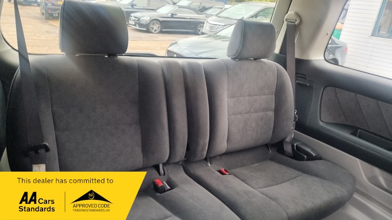 Used Toyota Alphard 2005 for sale - 76323833: Photo 9