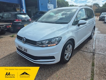 Used Volkswagen Touran 2016 for sale - 78888097: Photo