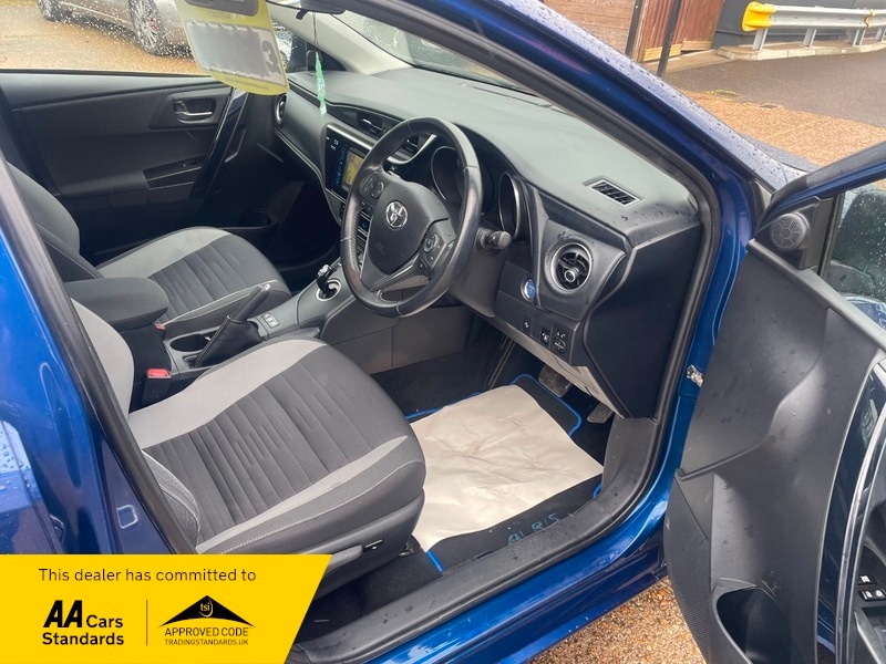 Used Toyota Auris 2017 for sale - 76884615: Photo 4