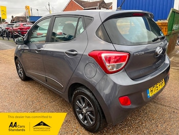 Used Hyundai i10 2015 for sale - 76910776: Photo