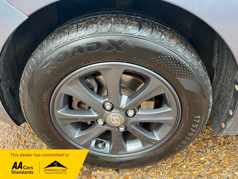 Used Hyundai i10 2015 for sale - 76910776: Photo 8