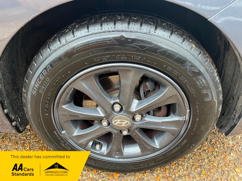 Used Hyundai i10 2015 for sale - 76910776: Photo 9