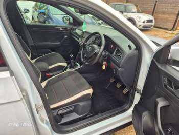 Used Volkswagen T-Roc 2018 for sale - 74405322: Photo