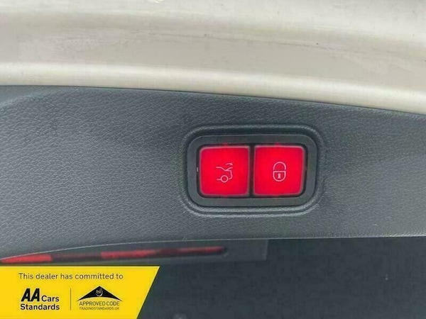 Used Mercedes-Benz E-Class 2018 for sale - 74696054: Photo 14