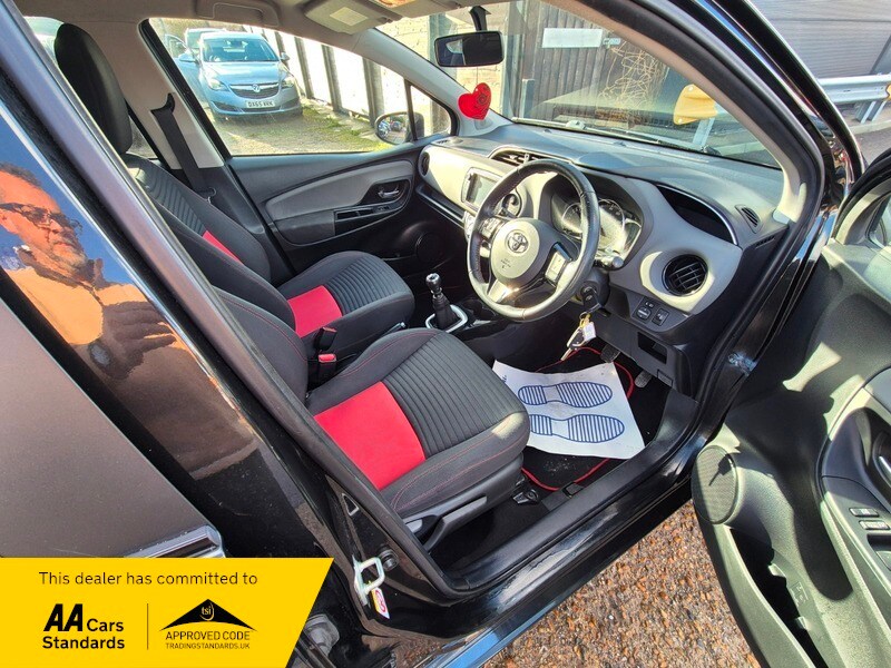 Used Toyota Yaris 2014 for sale - 76924117: Photo 5