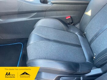 Used Peugeot 3008 2018 for sale - 76482654: Photo