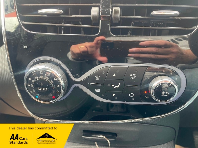 Used Renault Zoe 2019 for sale - 76699058: Photo 6