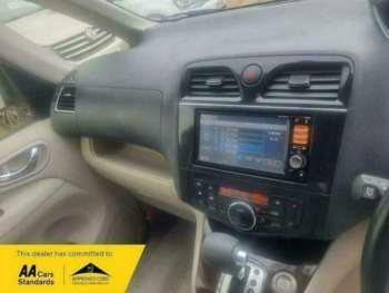 Used Nissan Serena  for sale - 71886735: Photo
