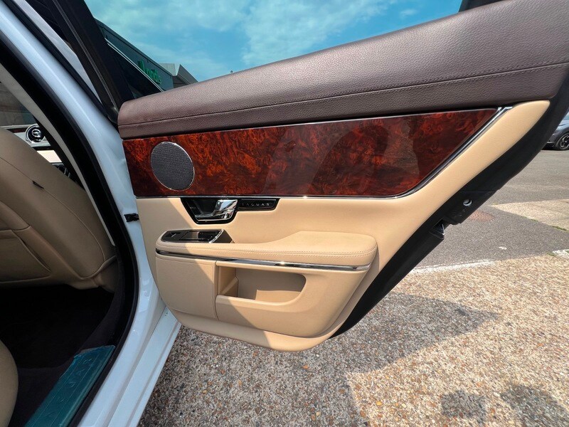 Used Jaguar XJ 2012 for sale - 78056840: Photo 41
