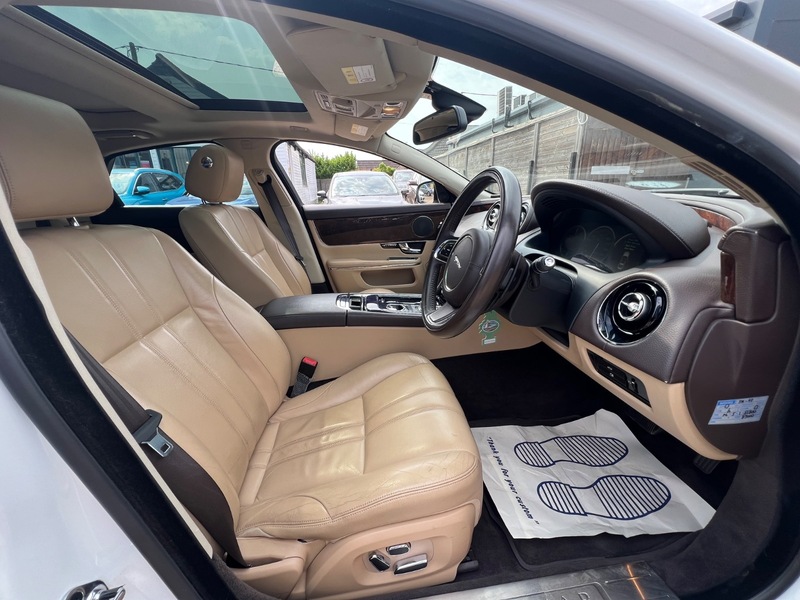 Used Jaguar XJ 2012 for sale - 78056840: Photo 8